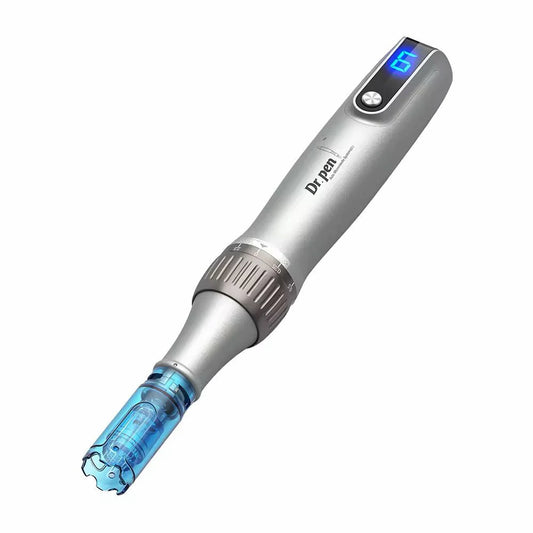 Dr. Pen M8S microneedling dermapen für professionelle Hautbehandlung mit einstellbarer Nadeltiefe und digitalem Display.